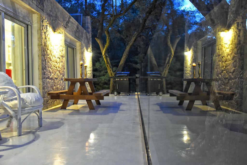 Mavres Luxury Studio Ágios Matthaíos Zewnętrze zdjęcie